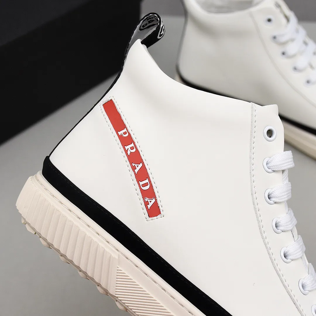 PRADA [Prada] high-top sports and casual shoes. Men's shoes 💰440💰. The upper is made of cowhide, sheepskin lining, rubber outsole, comfortable on the feet, men's size 38-44, choose according to your usual wearing size.